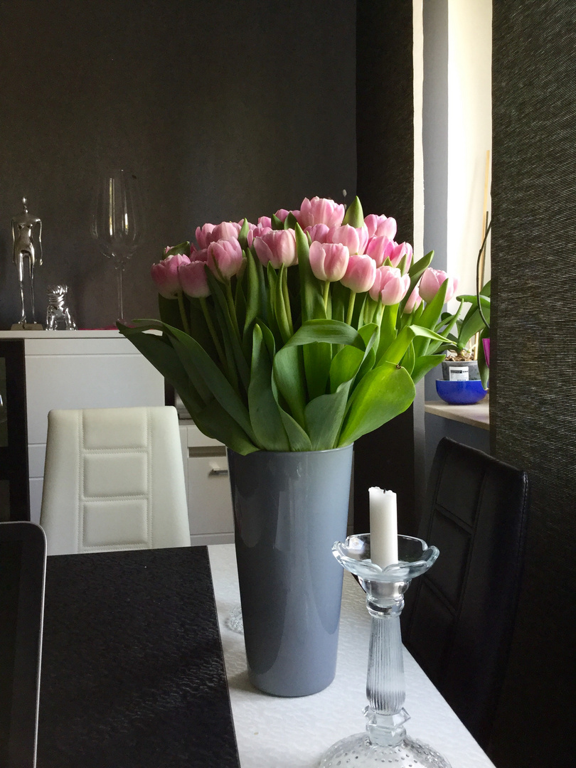 Zuhause ist am schönsten - where tulips are... 