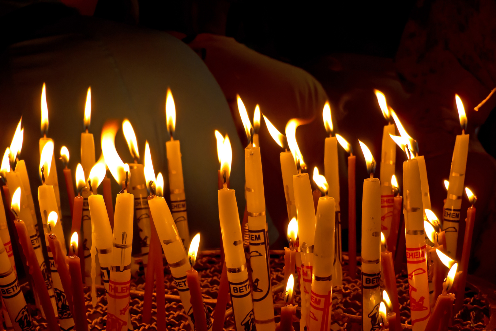 Zum 3. Advent ein Kerzengruß aus der Geburtskirche in Bethlehem