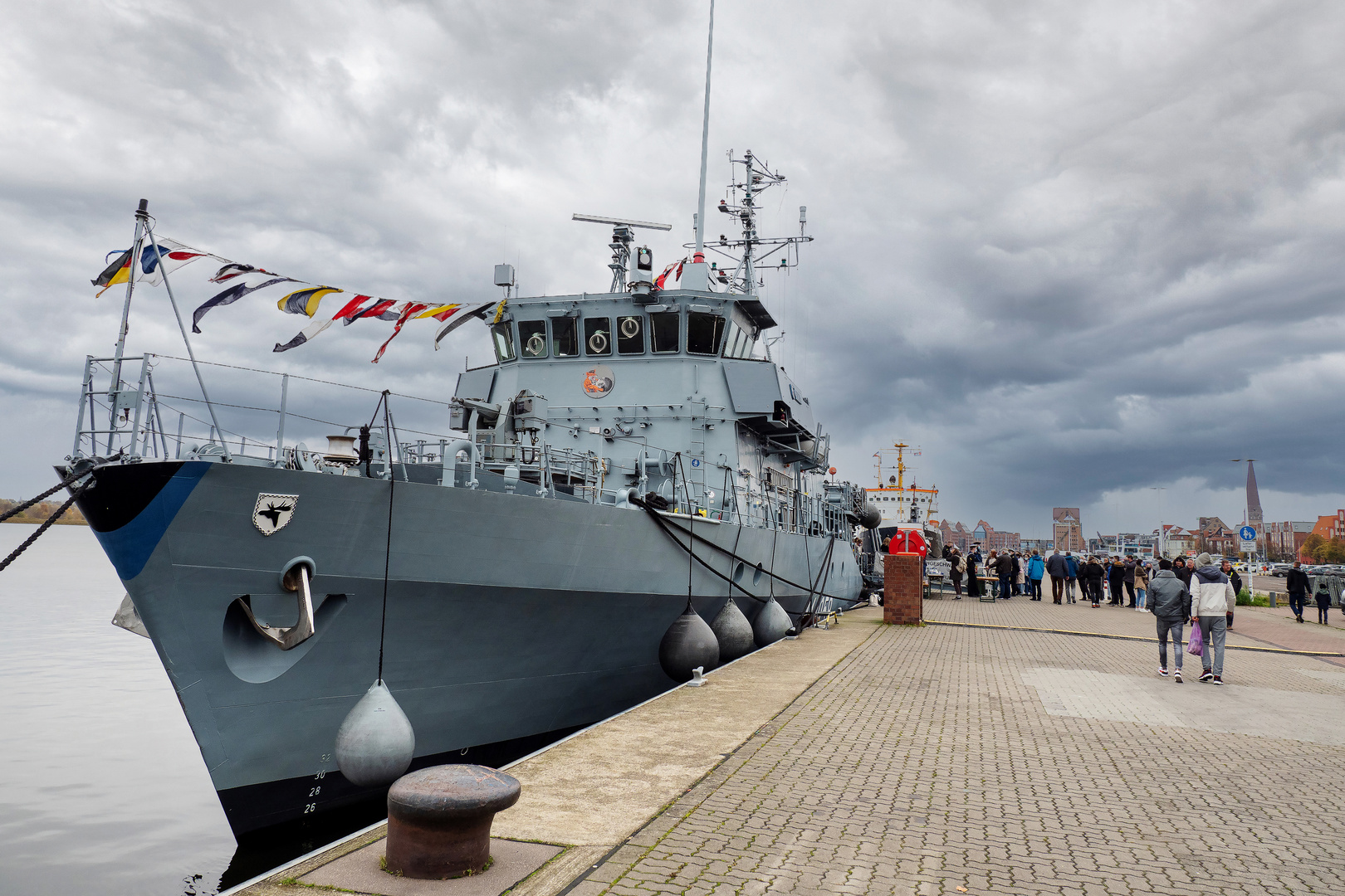 Zum 66. Gründungstag der Bundeswehr - Fest im Rostocker Stadthafen