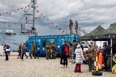 Zum 66. Gründungstag der Bundeswehr - Fest im Rostocker Stadthafen