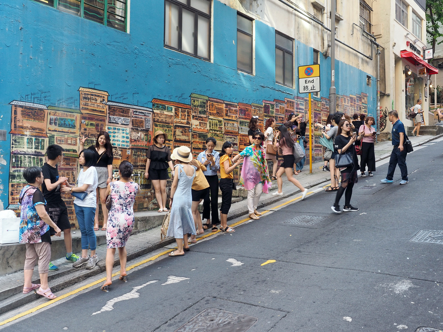 Zum Blue Monday: die Murals im Stadtteil Mid-Levels