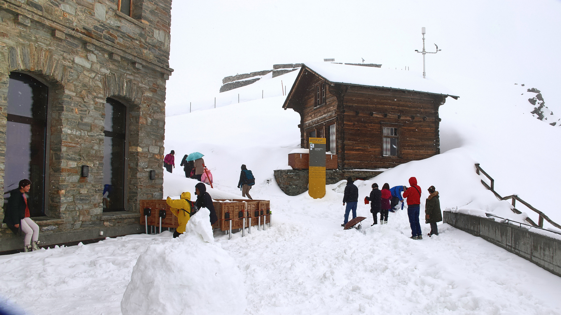 Zum Gornergrat muß man noch ein kleines Stückchen laufen