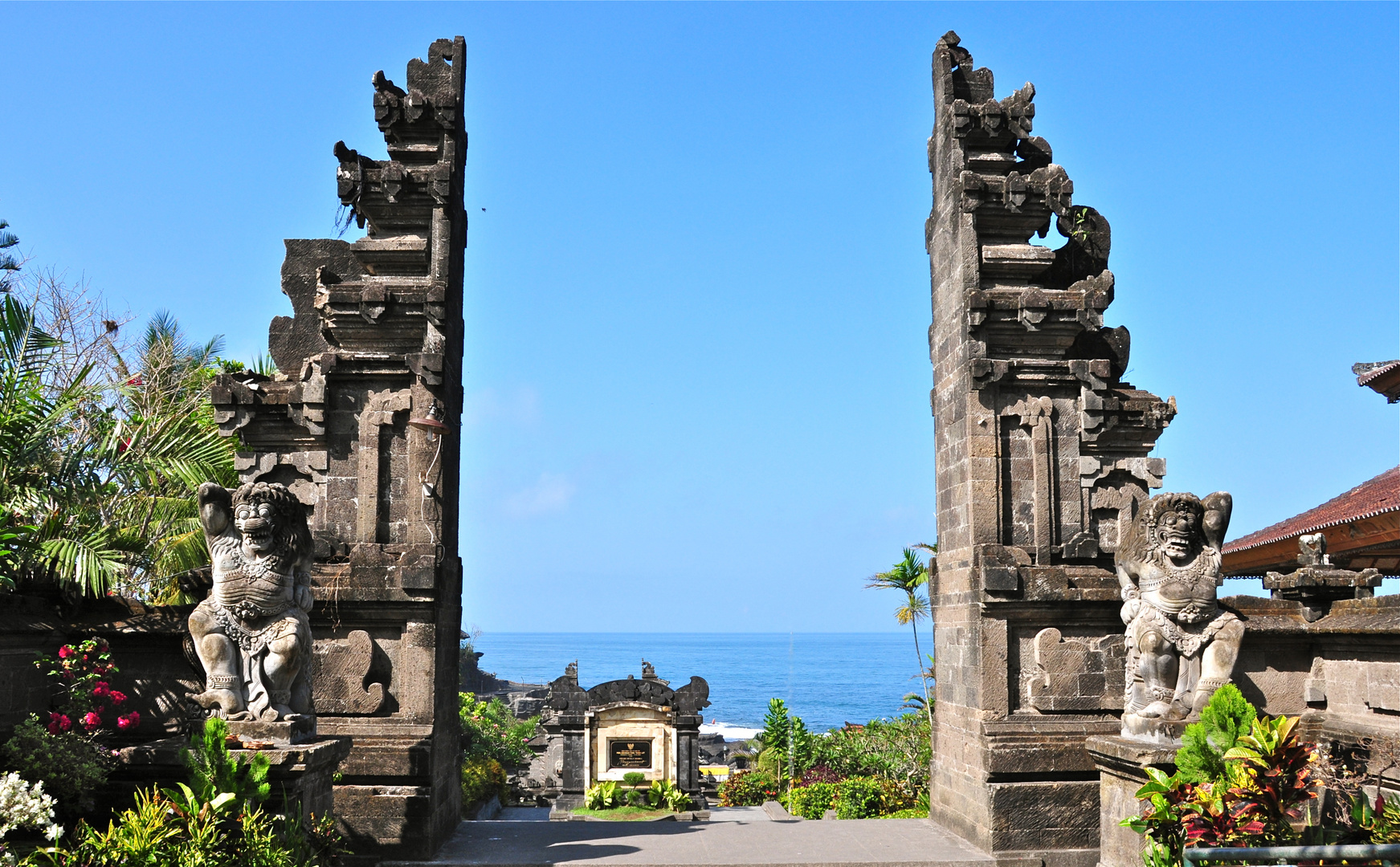 zum Meerestempel Pura Tanah Lot