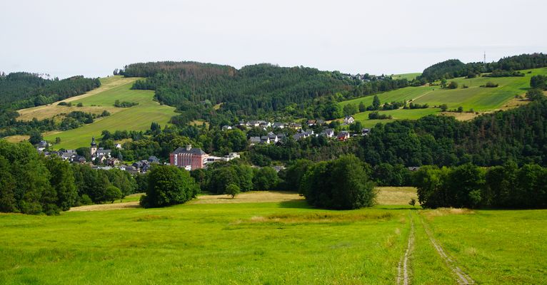 Zum Schieferpfad auf der Thüringer Seite