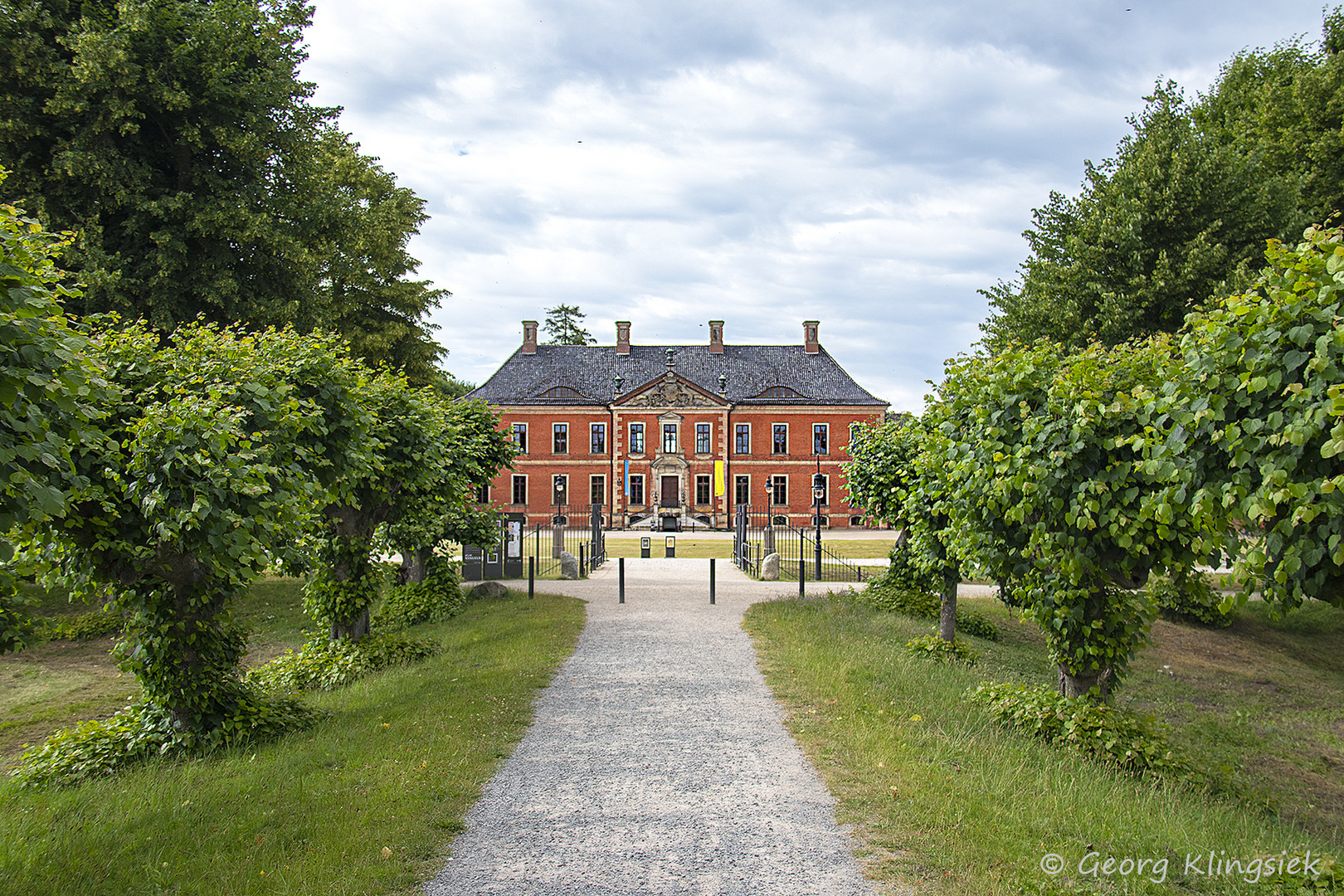 Zum Schloss Bothmer … 