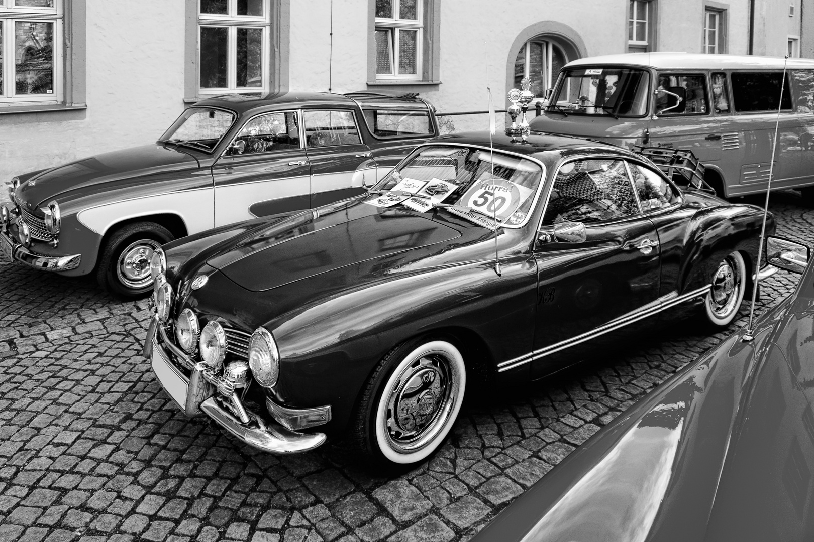 Zum Schwarz-Weißen Freitag - Oldtimer