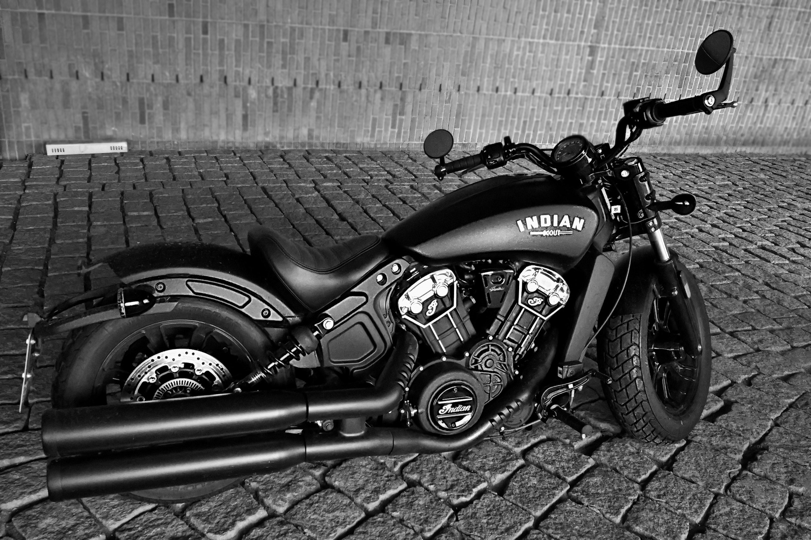 Zum Schwarzweißen Freitag - eine INDIAN SCOUT Bobber