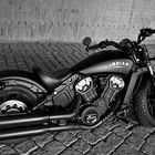 Zum Schwarzweißen Freitag - eine INDIAN SCOUT Bobber