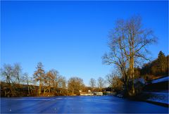 Zum Schwimmen zu spät – zum Eislaufen zu früh