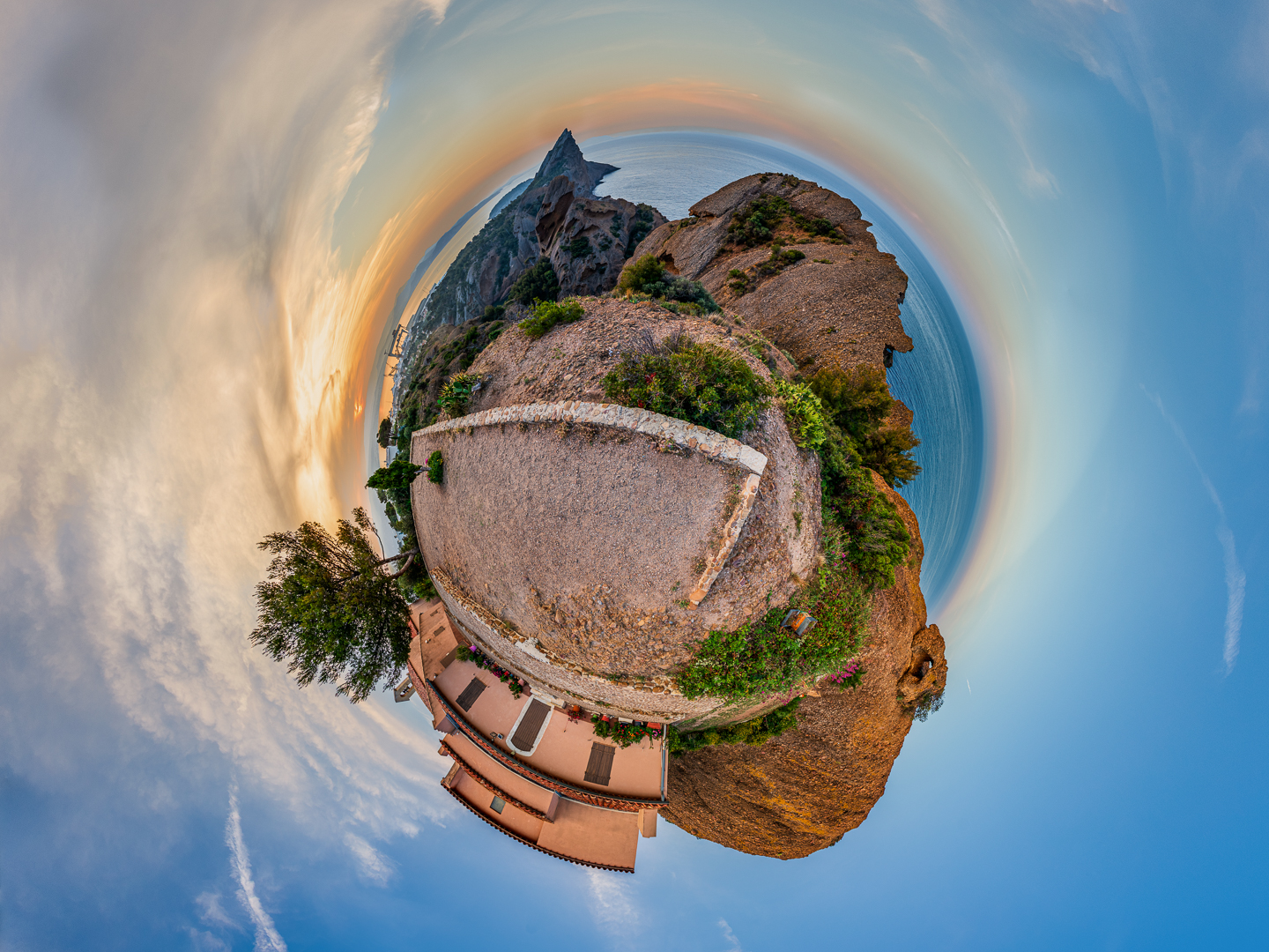 Zum Sonnenaufgang an der Notre-Dame de la Garde 1