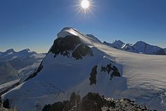 zum Sonnenaufgang fast auf Augenhöhe mit dem Breithorn von der Seite...