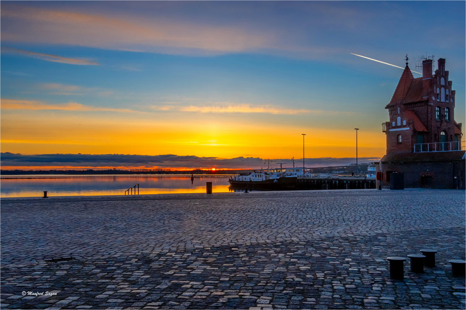 Zum Sonnenaufgang im Stralsunder Hafen...