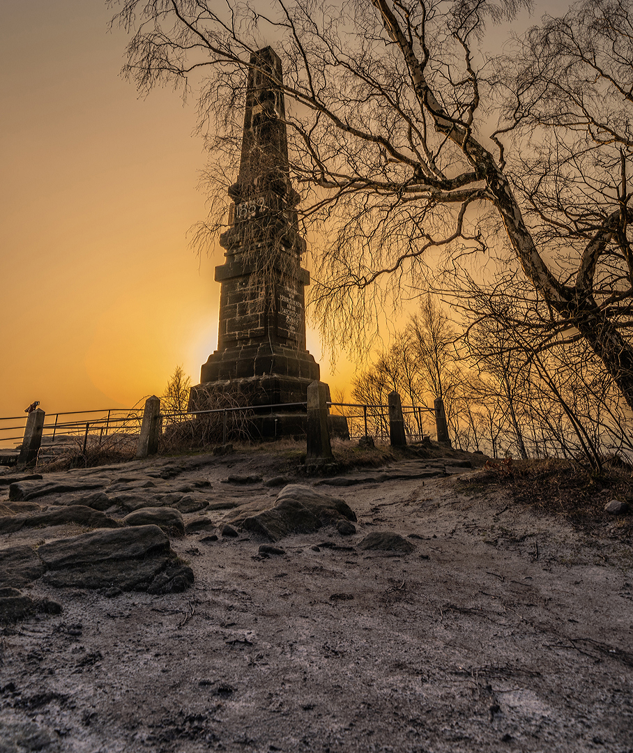 Zum Sonnenuntergang am Liliensteiner Obelisk - Sächsische Schweiz