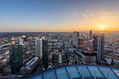 Zum Sonnenuntergang auf dem Main Tower