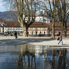 Zum Spiegelbild der St.Ursenkathedrale