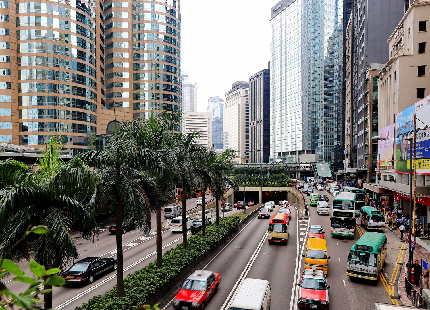 Zum Spiegeltag: Downtown Hongkong