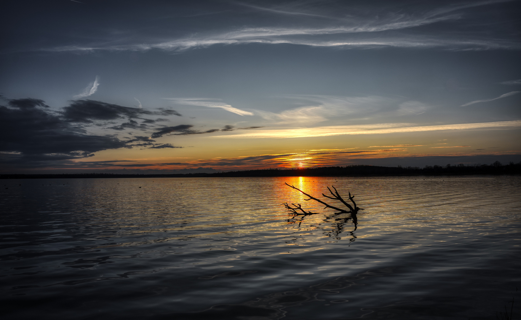 Zum Spiegeltag: Stille am Abend