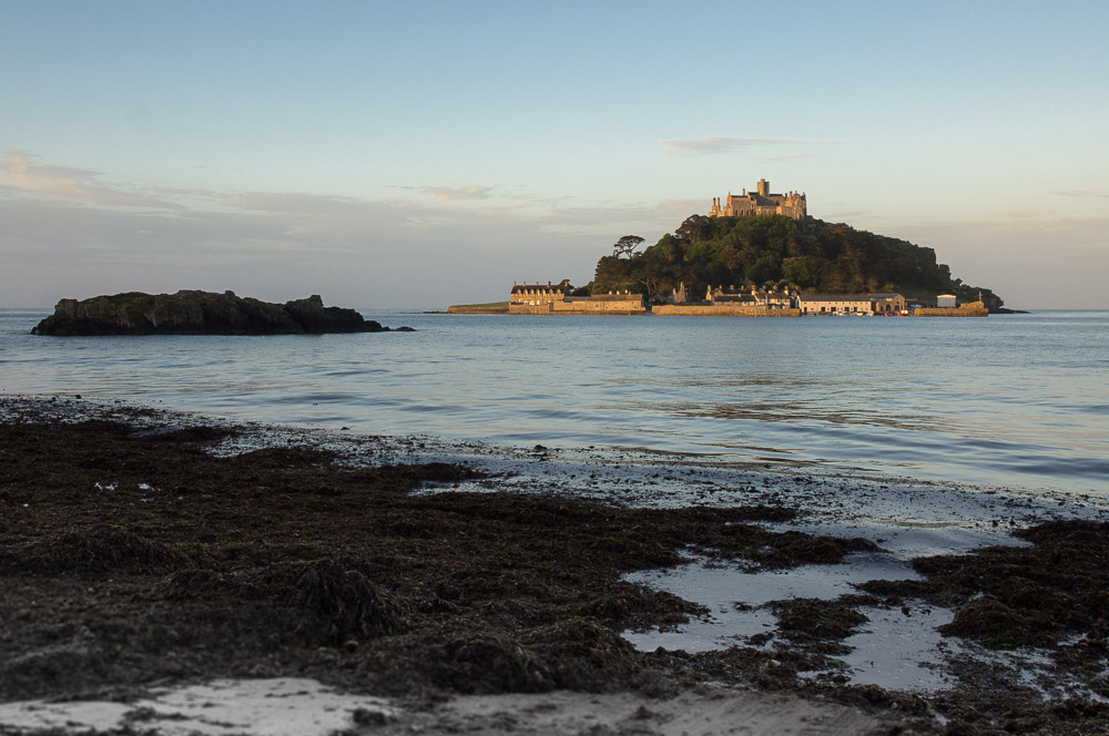 Zum verwechseln ähnlich "Le Mont - Saint - Michel" " St. Michaels Mount