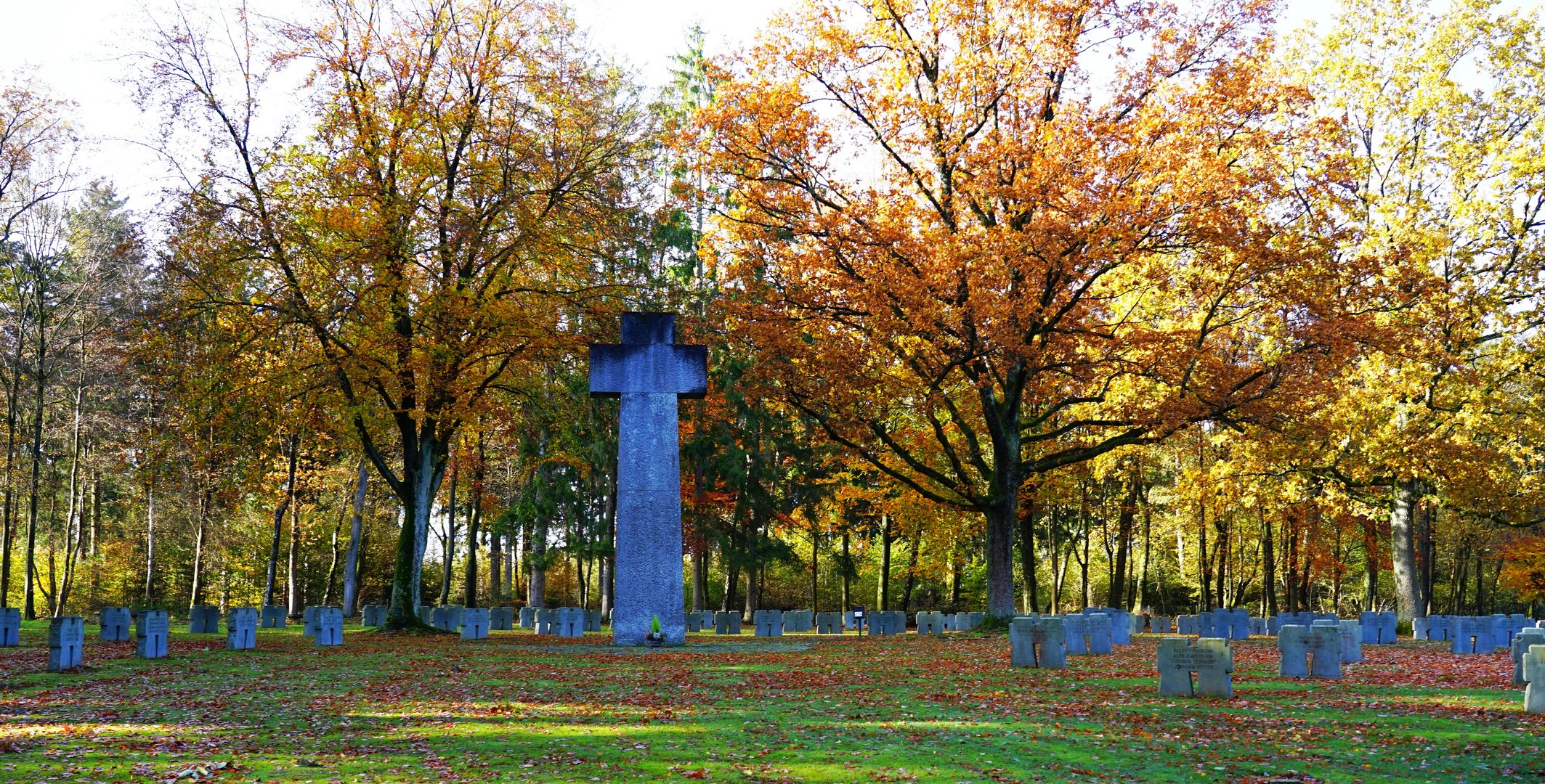 Zum Volkstrauertag-Soldatenfriedhof Hürtgen (Kreis Düren)
