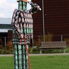 Zum Wohl! Dosen-Skulptur in Faarborg, Dänemark