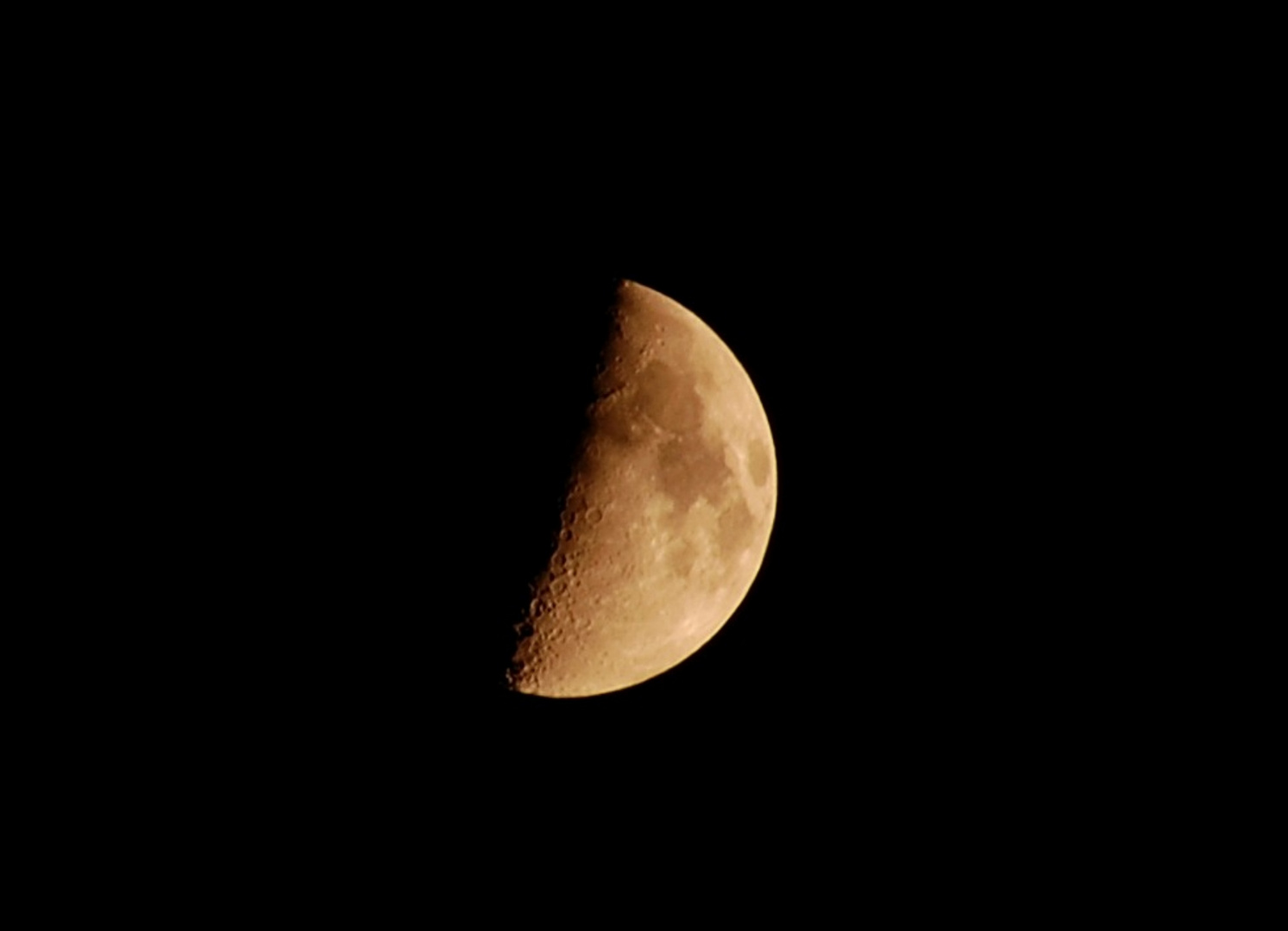 zunehmender Mond -gesehen 22.08.2015