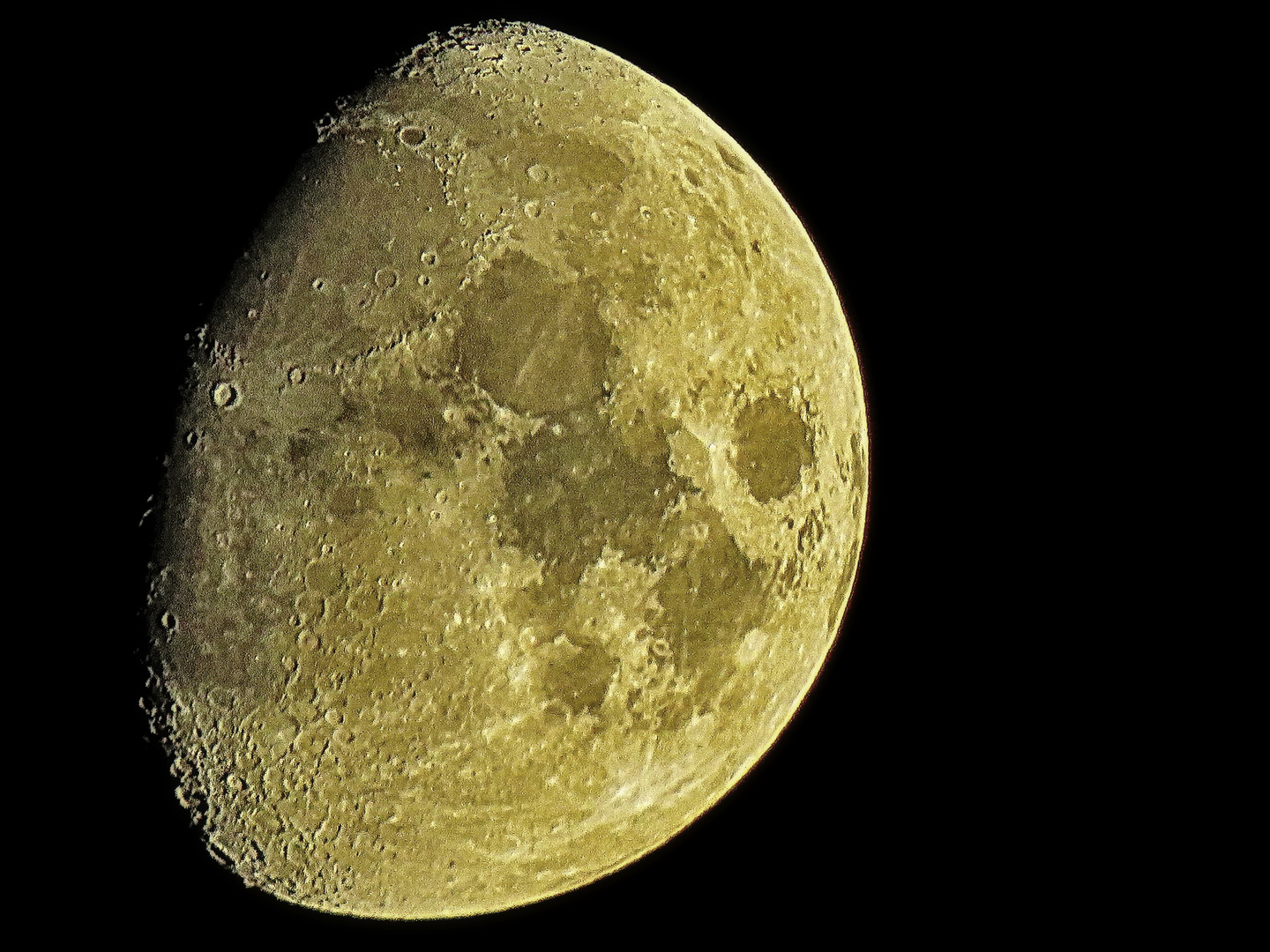 zunehmender Mond gestern Abend 21 Uhr : endlich wieder klarer Himmel,