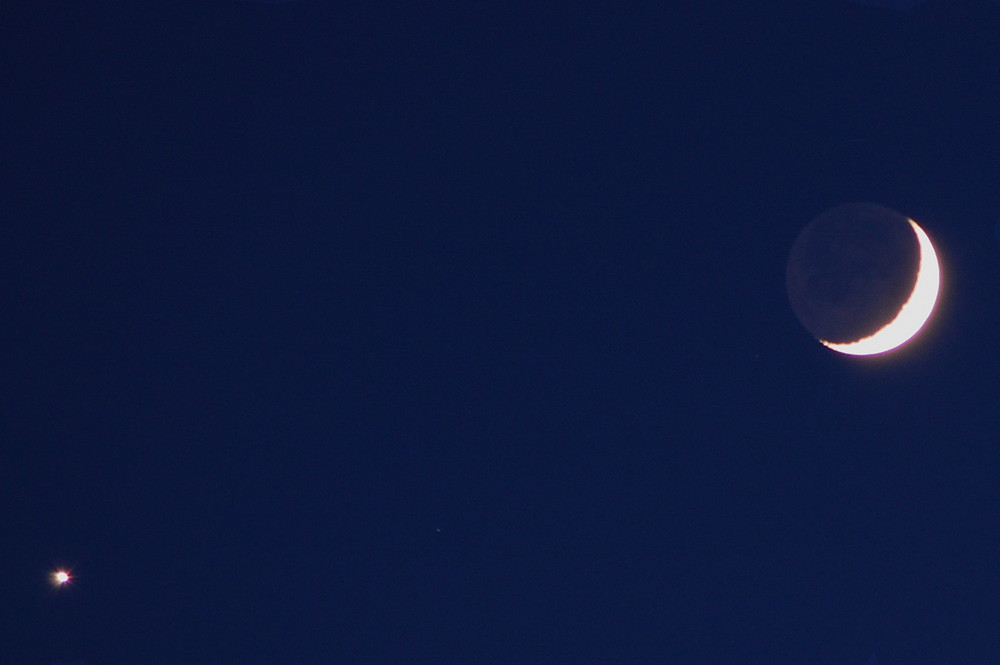 zunehmender Mond mit Venus?