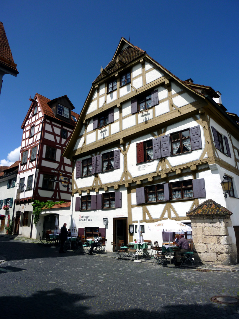 Zunfthaus der Schiffsleute und schmales Haus in Ulm