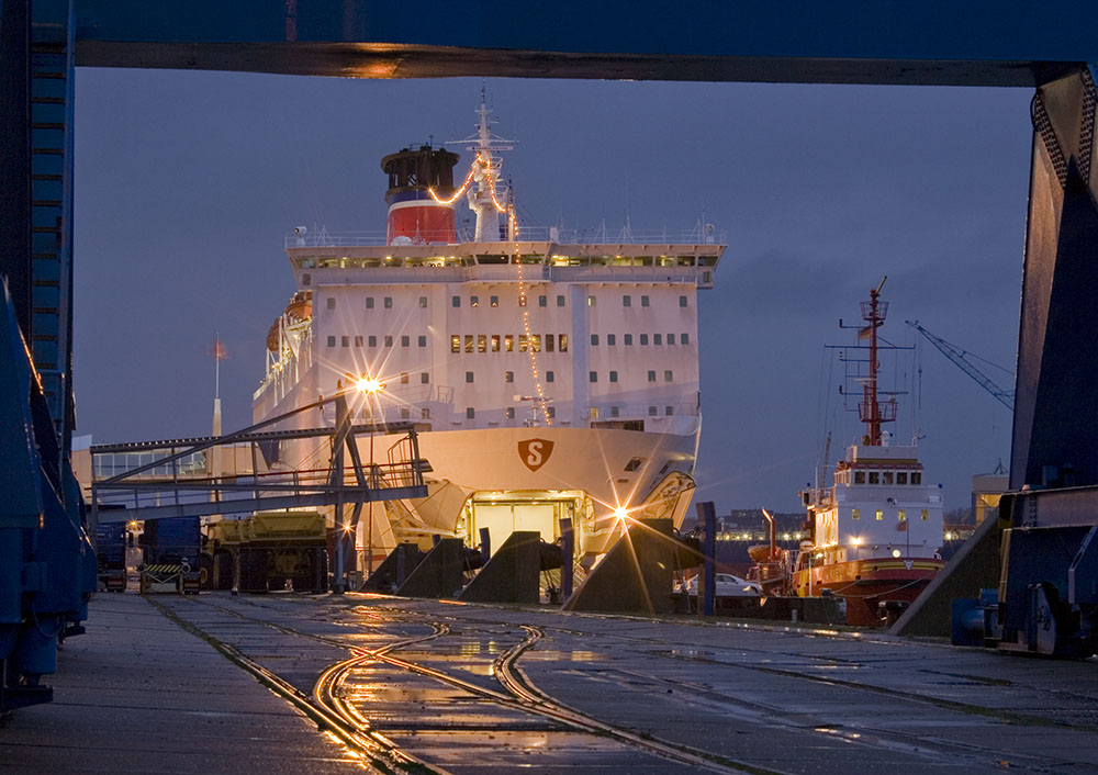 Zur Blaue Stunde im Hafen