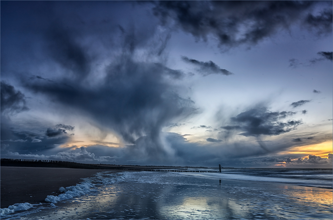 Zur blauen Stunde am Meer ...