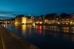 zur blauen Stunde an der Limmat