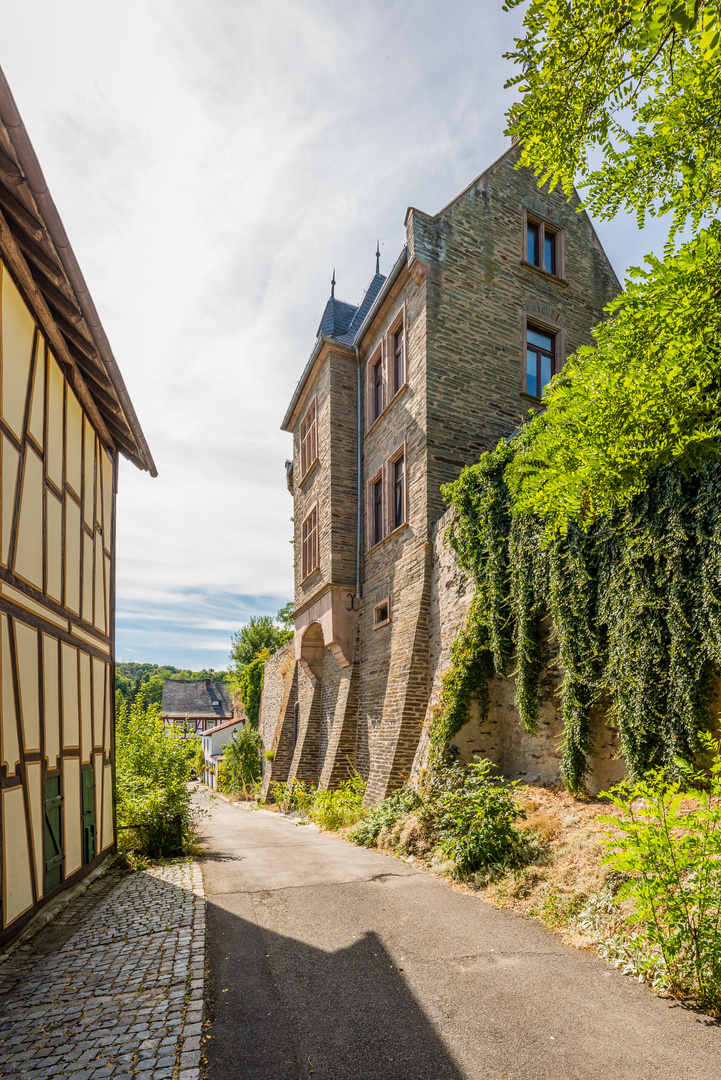 "zur Burg" in Dill 85