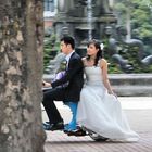 Zur Hochzeit mit dem Moped in Hanoi