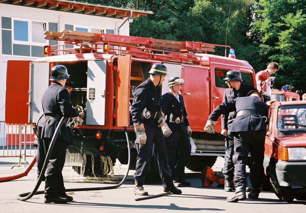 zur Menschenrettung vor!