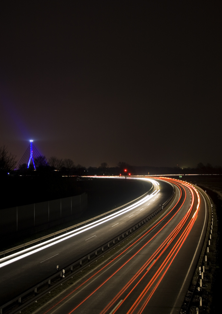 Zur neuen Rheinbrücke