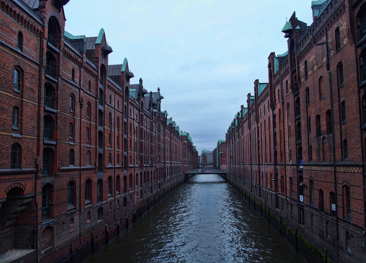 Zur Speicherstadt in Hamburg...