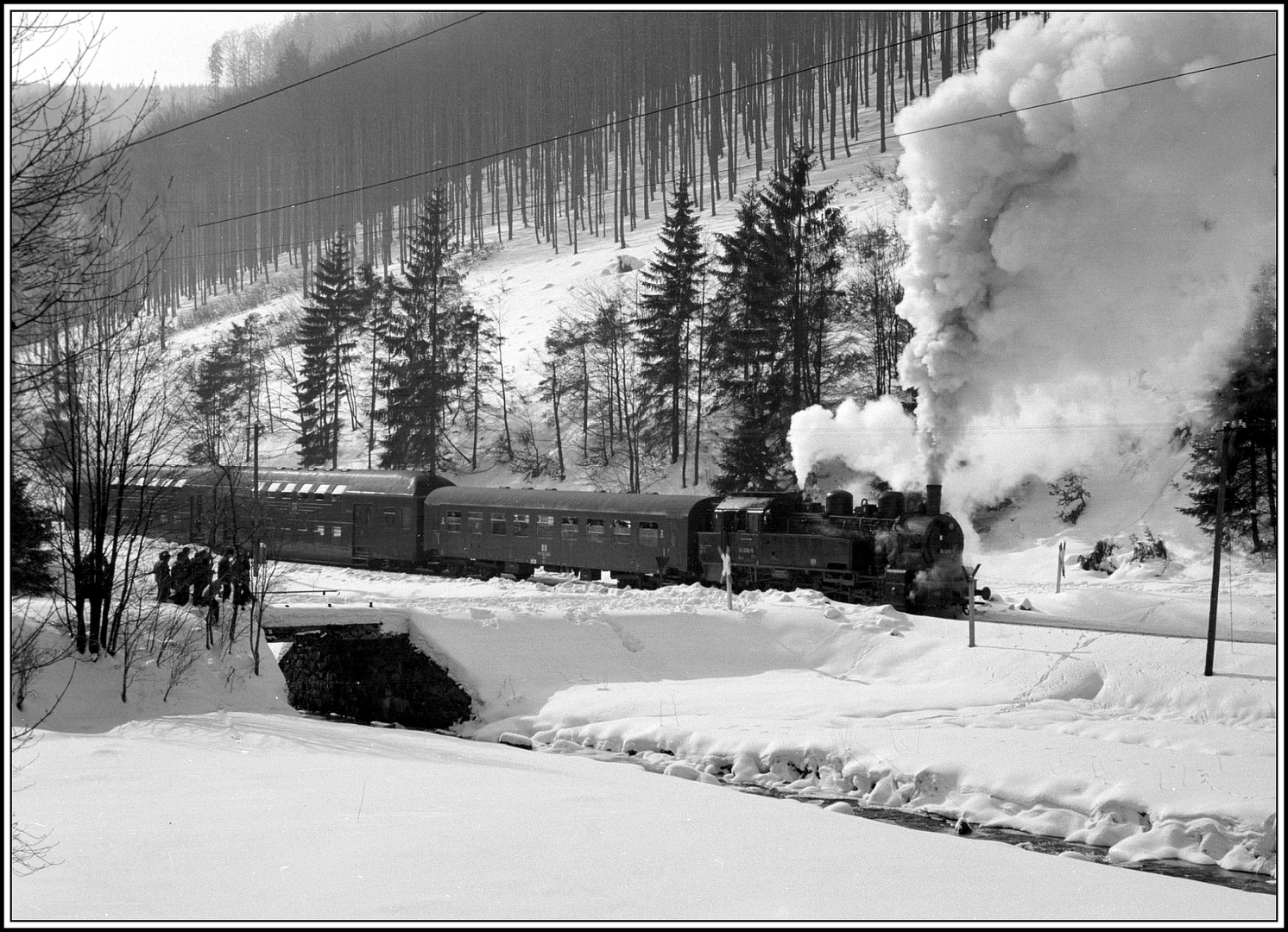 Zur Stimmungsverbesserung mal ein 94er Winterfoto von 1978