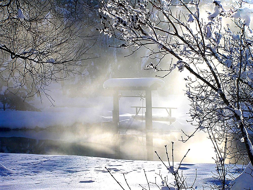 Zur Winterverabschiedung  morgens an der Leitzach in Oberbayern