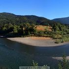 Zusammenfluss von Rogue River und Illinois River bei Agness, USA