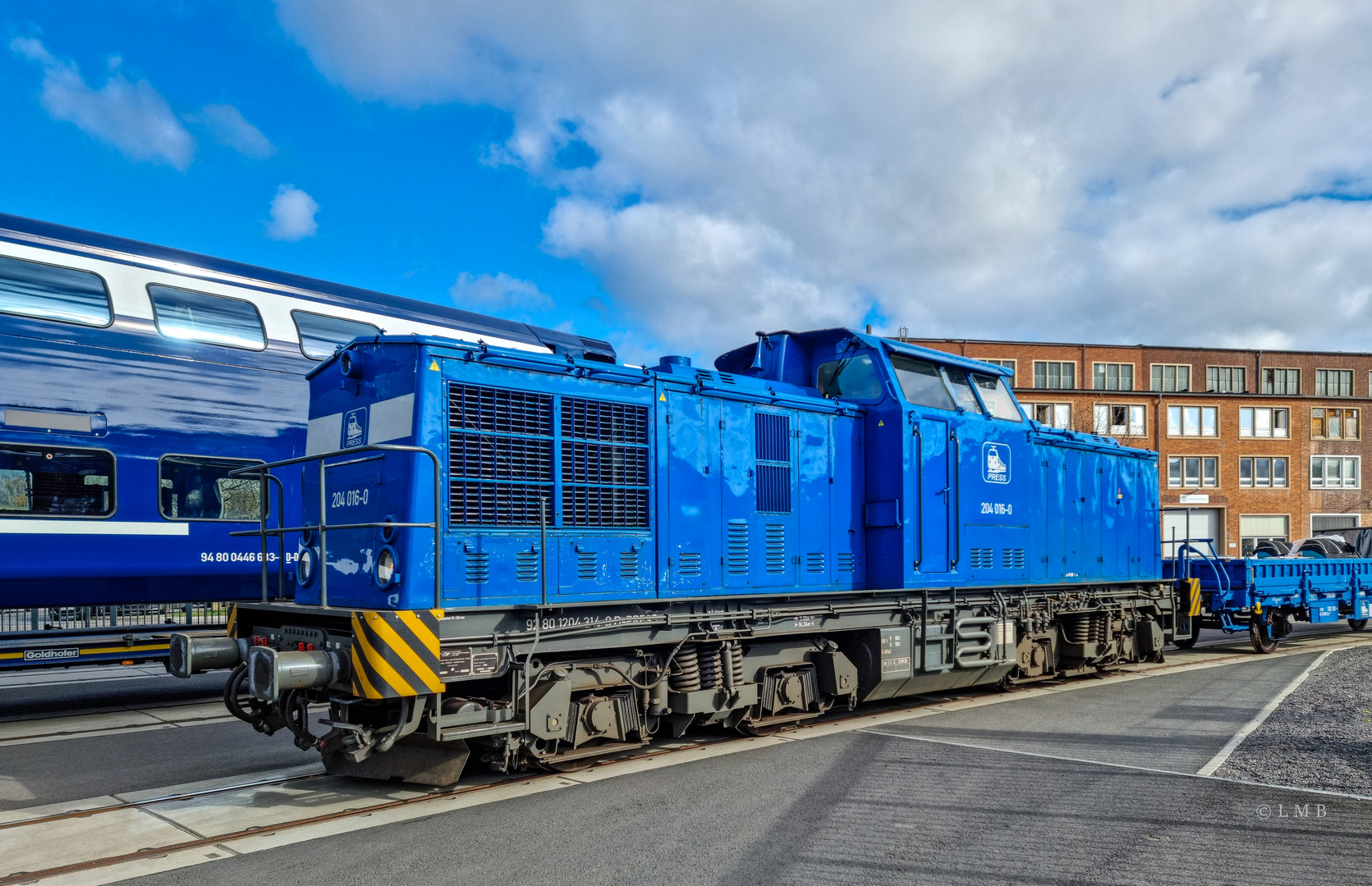 Zusammentreffen in Blau