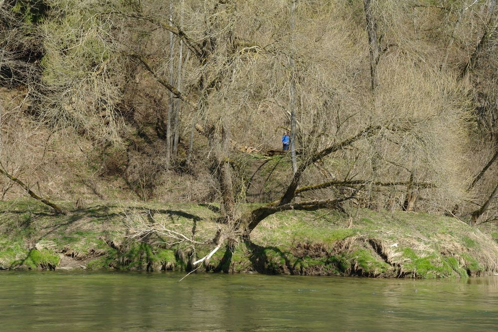 Zuschauer in Blau am Sandberg