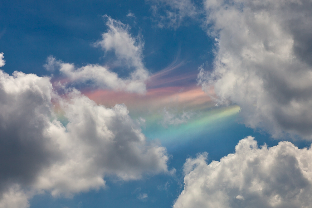 Zuvor noch nie selbst gesehen - Regenbogenwolken