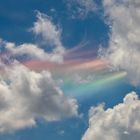 Zuvor noch nie selbst gesehen - Regenbogenwolken