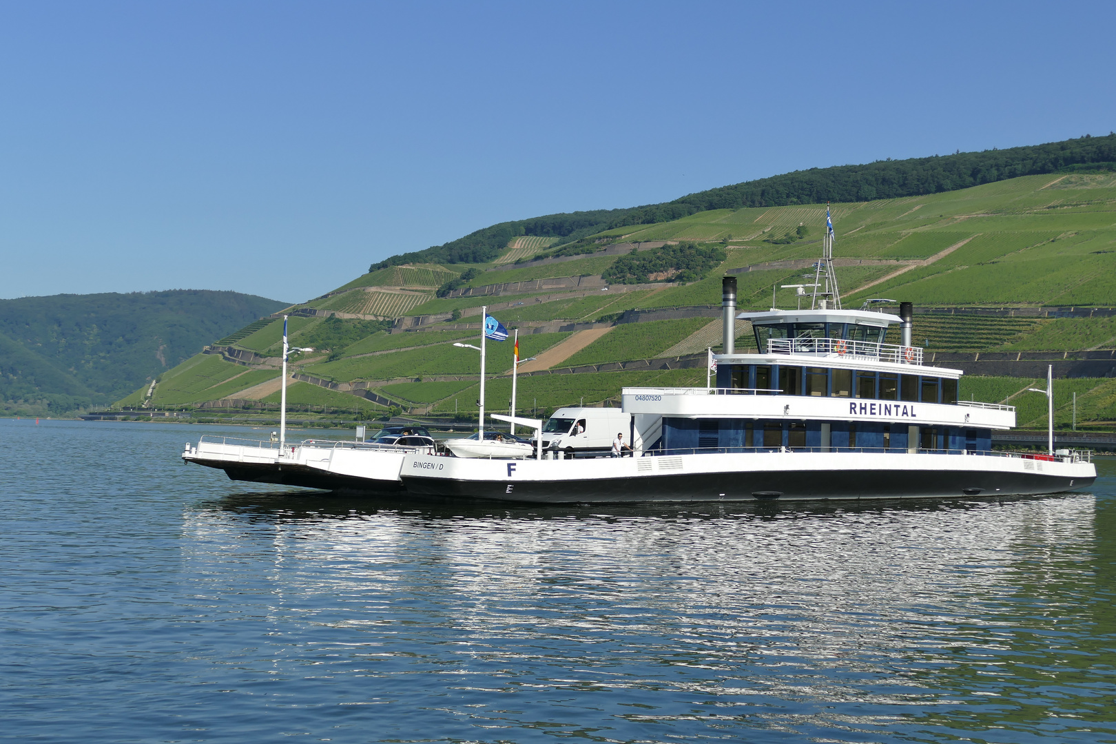 zw. Bingen und Rüdesheim