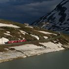 Zwei 50er-Triebwagen am Lago Bianco