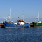 Zwei ältere Fischkutter/Trawler im Hafen von Thyborøn (Midtjylland, DK)