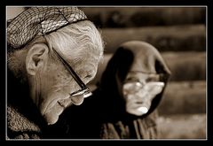Zwei alte Frauen auf Zypern II