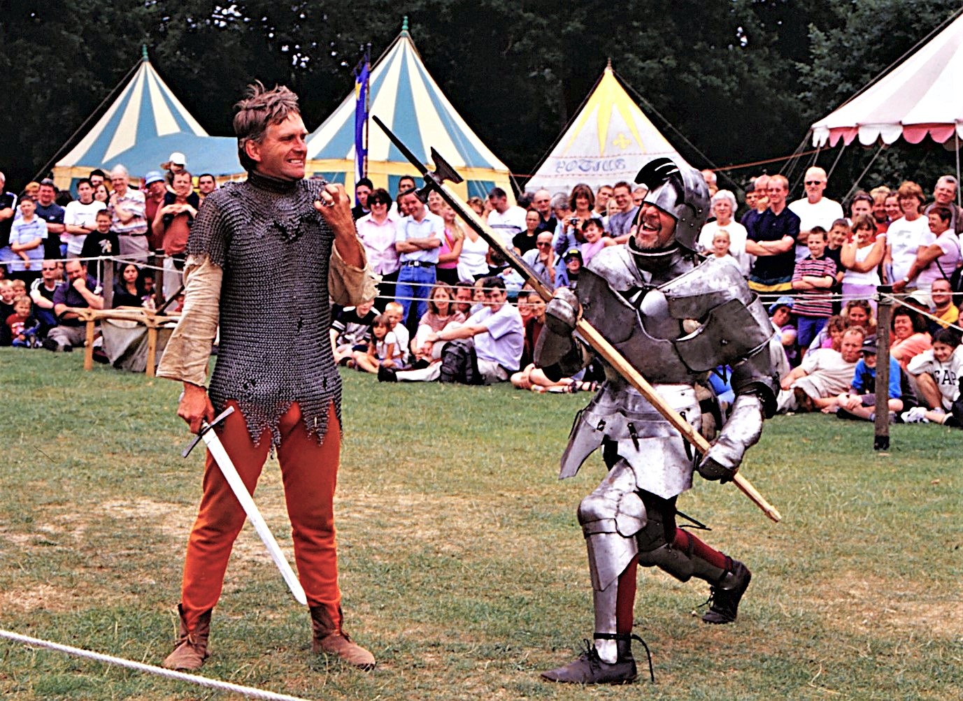 Zwei alte Haudegen...auferstanden in Warwick Castle (England)