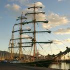 zwei alte Ladys im Hafen