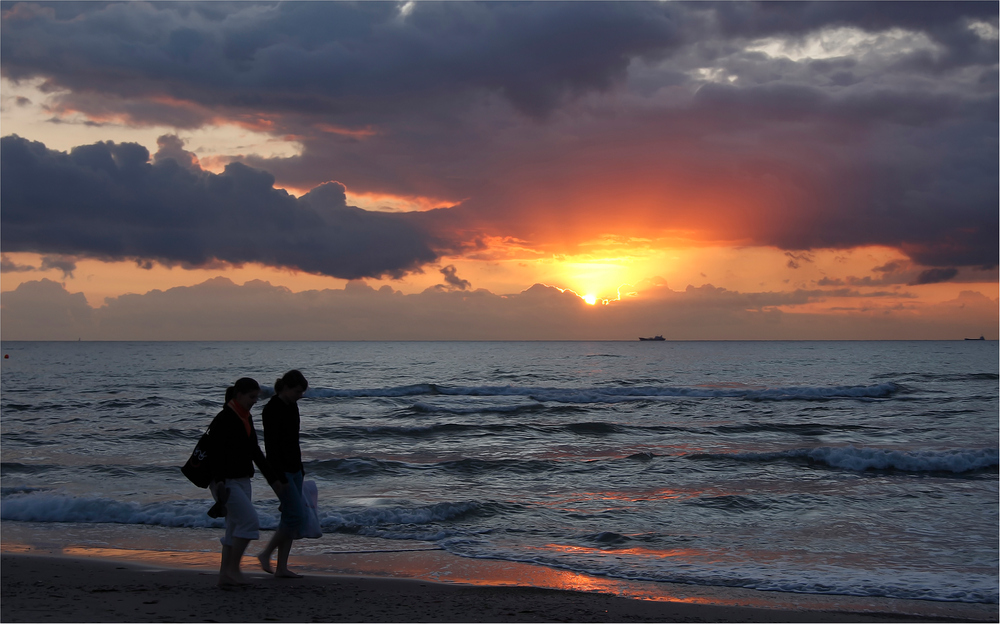 Zwei am Strand